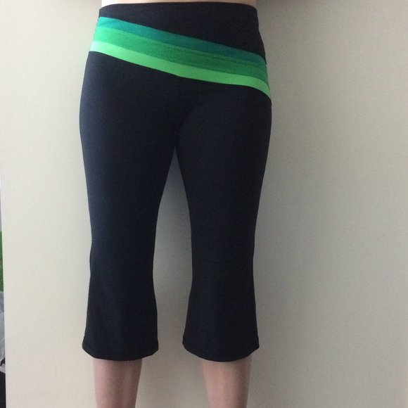 Lululemon Retro Rainbow Crop - Picture 6 of 9